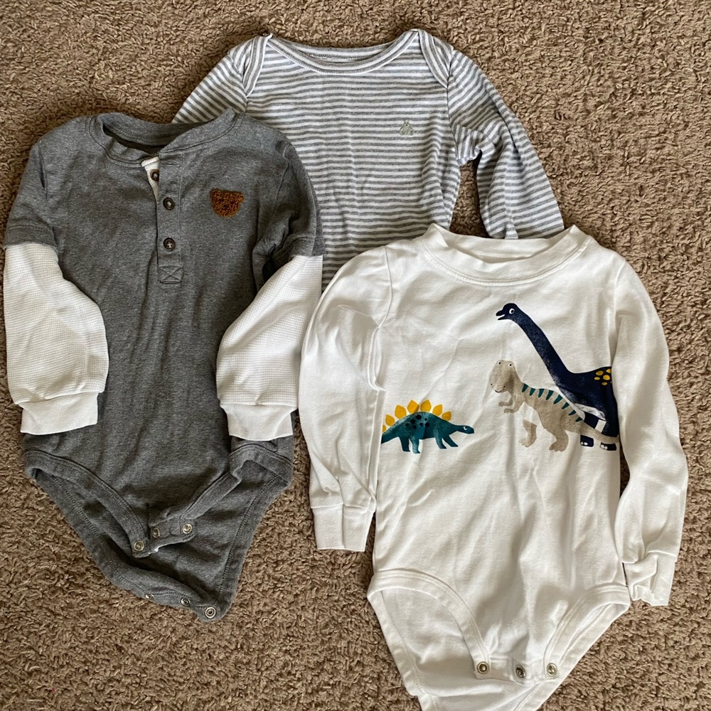 Toddler boy long sleeve shirt combo. 2 gray/ white baby baby shirts. 1 Dino